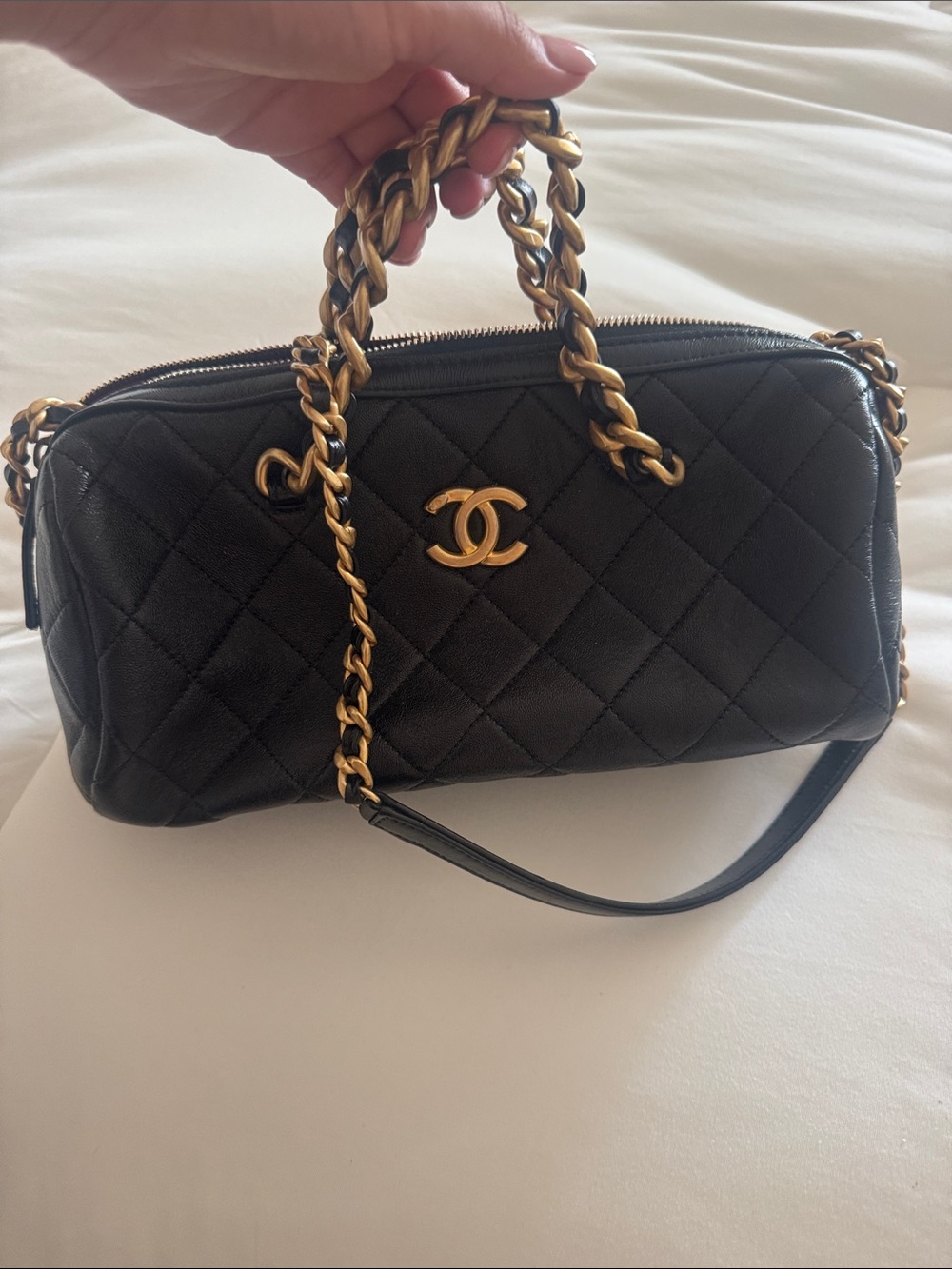 CHANEL Black Quilted Leather Chain-Handle Shoulder Bag with Gold Hardware